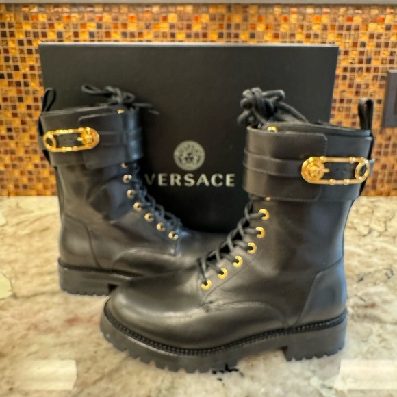 🖤NWT- Versace Black Leather Combat Boots🖤 - Picture 11 of 11